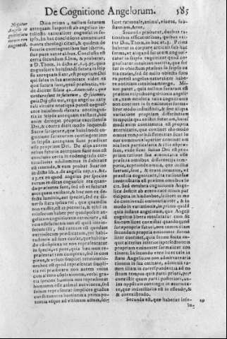 585