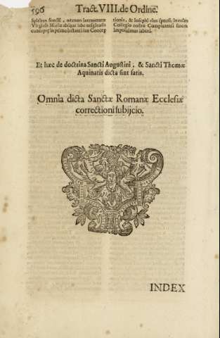 596